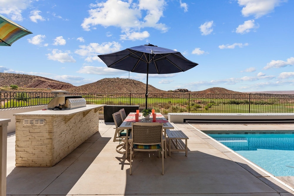 Coral Rock Vista 8 Bedroom Townhouse