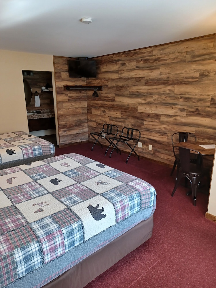 Northwoods Motel