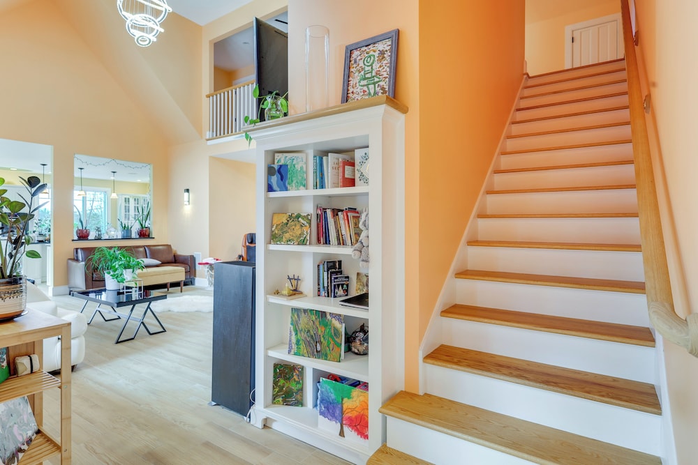 Secluded Family Home Near Hiking in Voluntown!