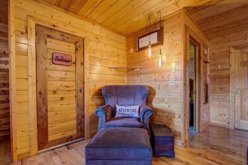 All Ya Need 4 Bedroom Cabin