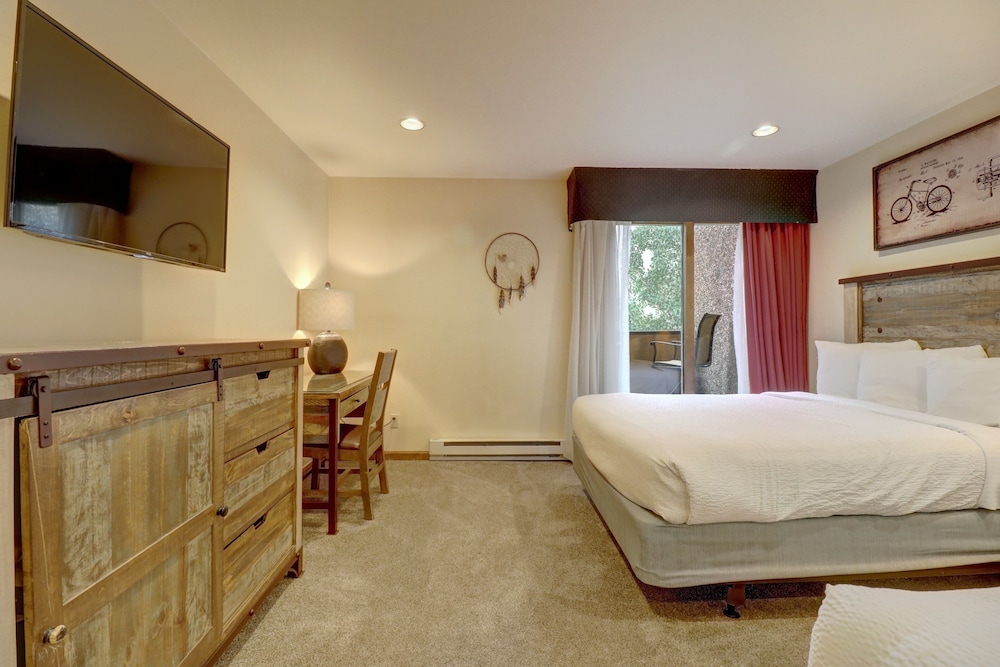 Amazing Copper Mountain Inn Condo With Awesome Views - CS221 by RedAwning