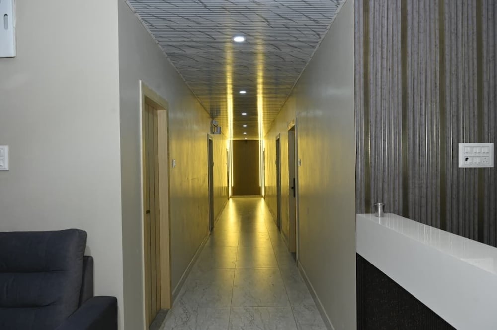 Anand Vihar Hotel