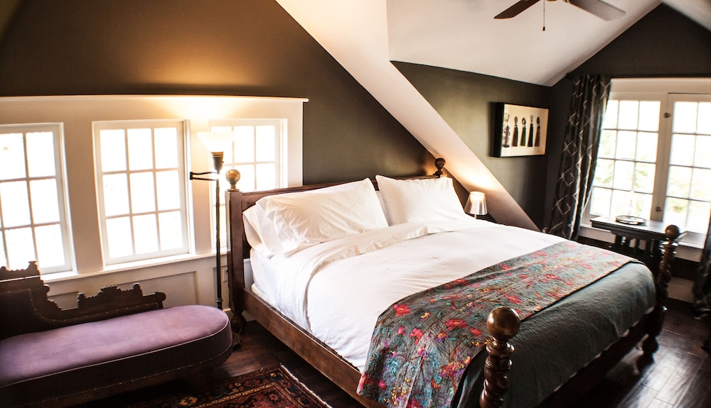 Judson Heath Colonial Inn