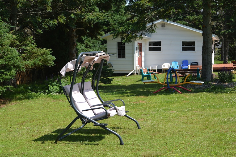 Parkside Cottages and Suites