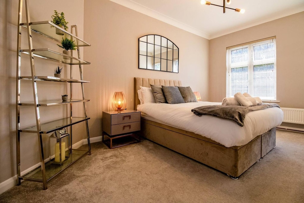 Luxury 3-bedroom Flat in Northwood
