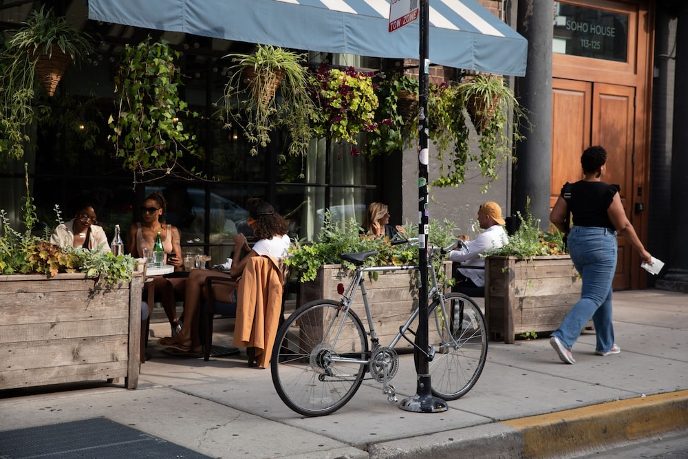 Foodies Best Dining Nightlife Steps Away Theboho