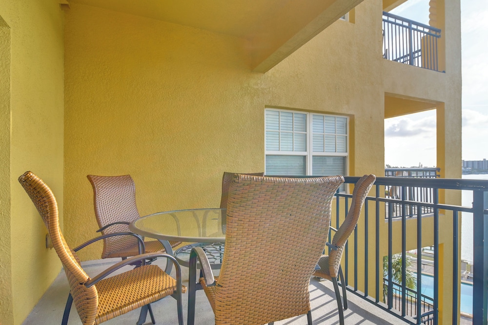 Treasure Island Condo w/ Bay-view Balcony!
