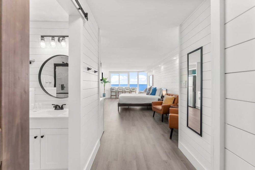 Renovated Beach Front Ocean View Condo TOG 723