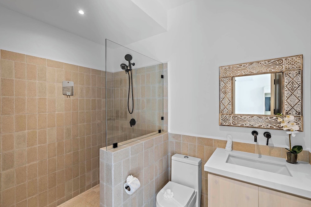 Modern Garden Villa with Private Pool, Outdoor Kitchen & Separate Casita Near Playa Potrero