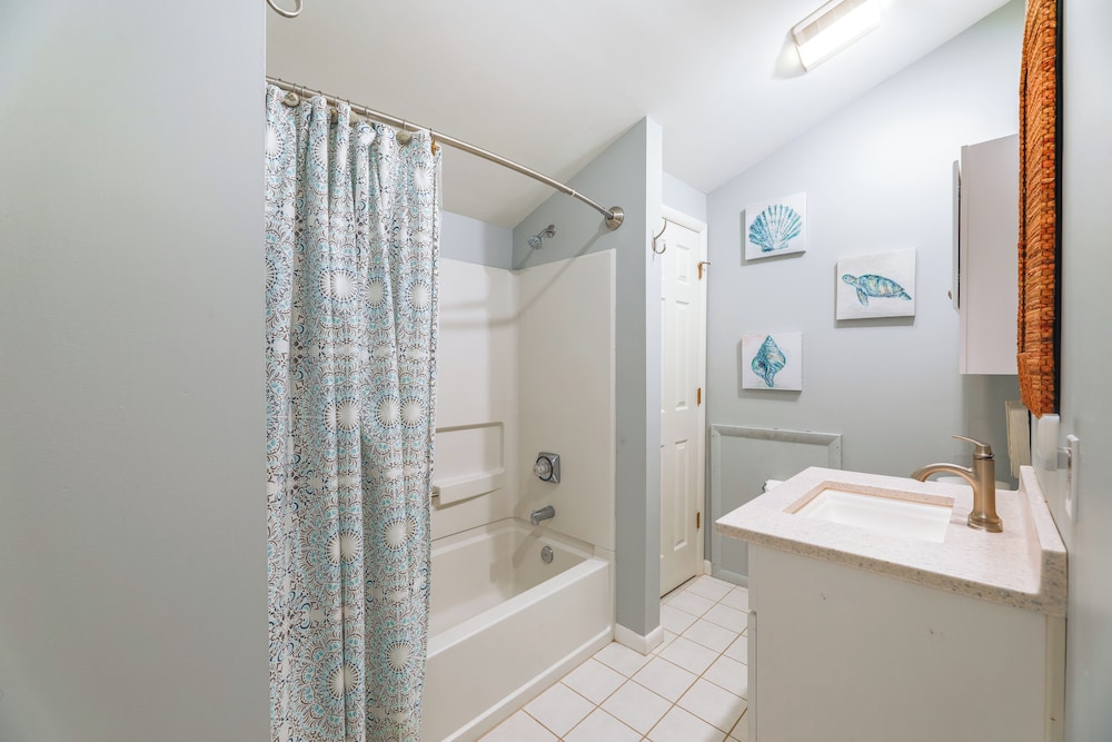 Spacious Sea Colony Condo w/ Pool Access!