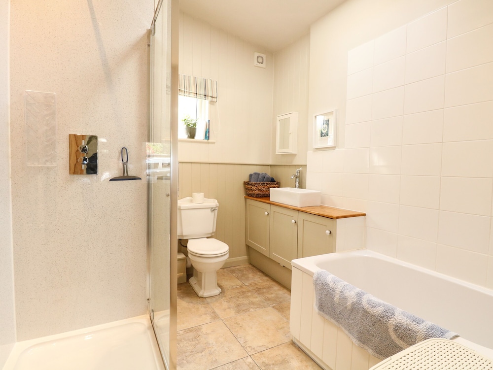 8 Melinda Cottage