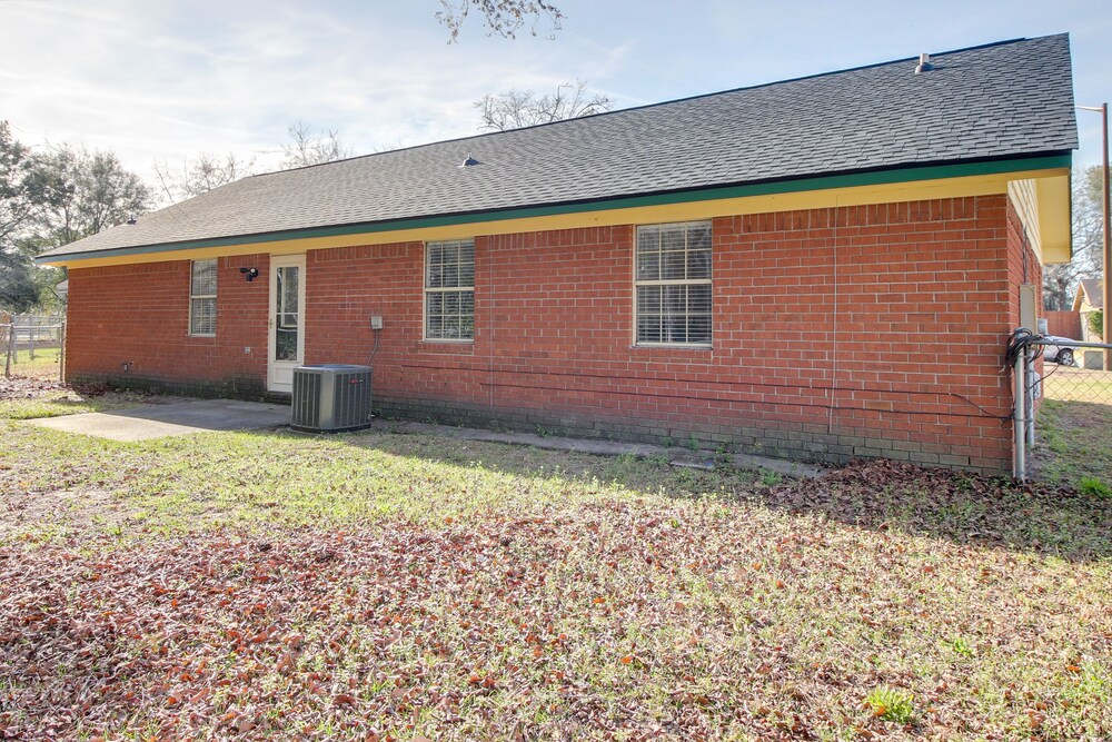 Charming Hinesville Home < 6 Mi to Fort Stewart