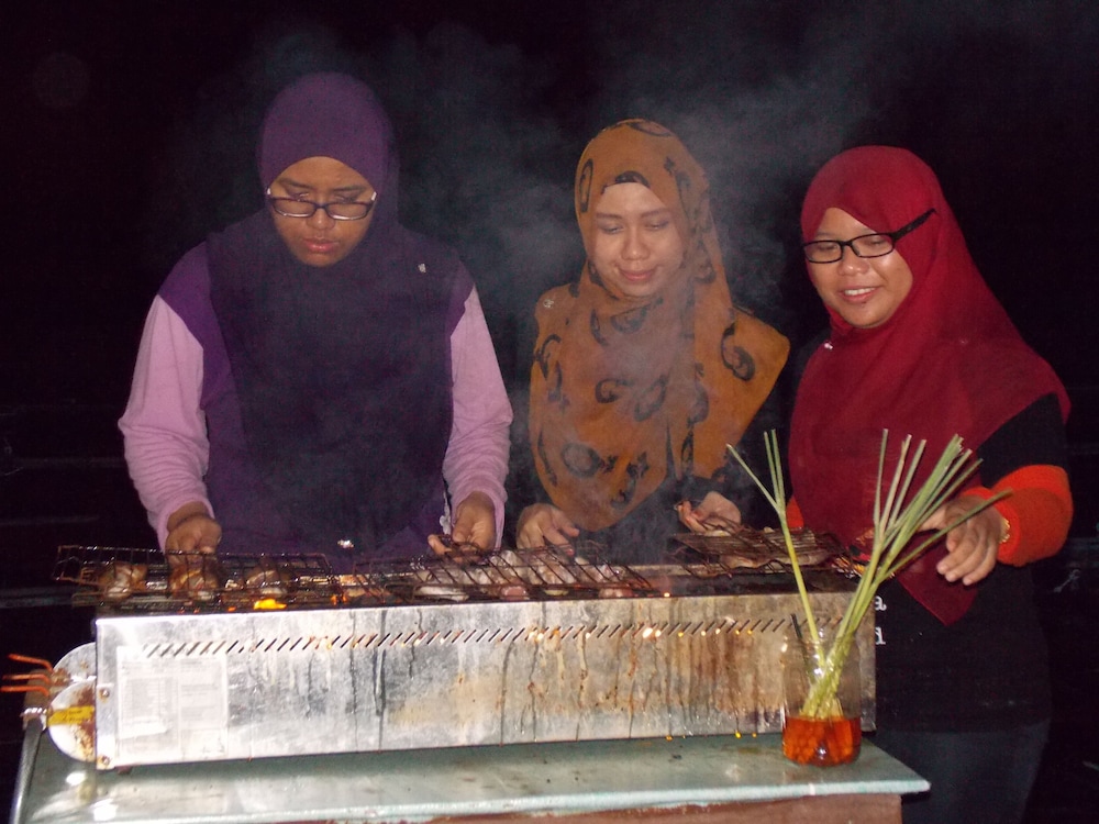 Terapung Hotel & Fish Garden