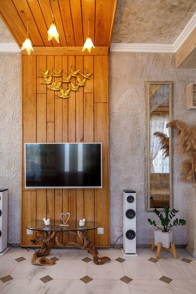 Lithos Messolongi Paradise - A Luxurious Retreat