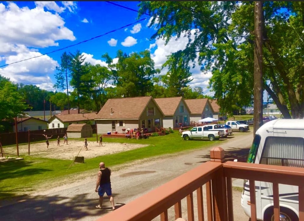 American Oak Resort