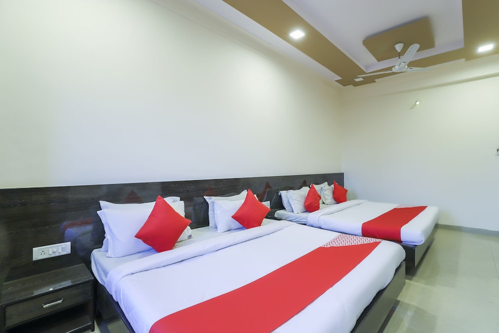 OYO 62100 Hotel Hill Top view 3