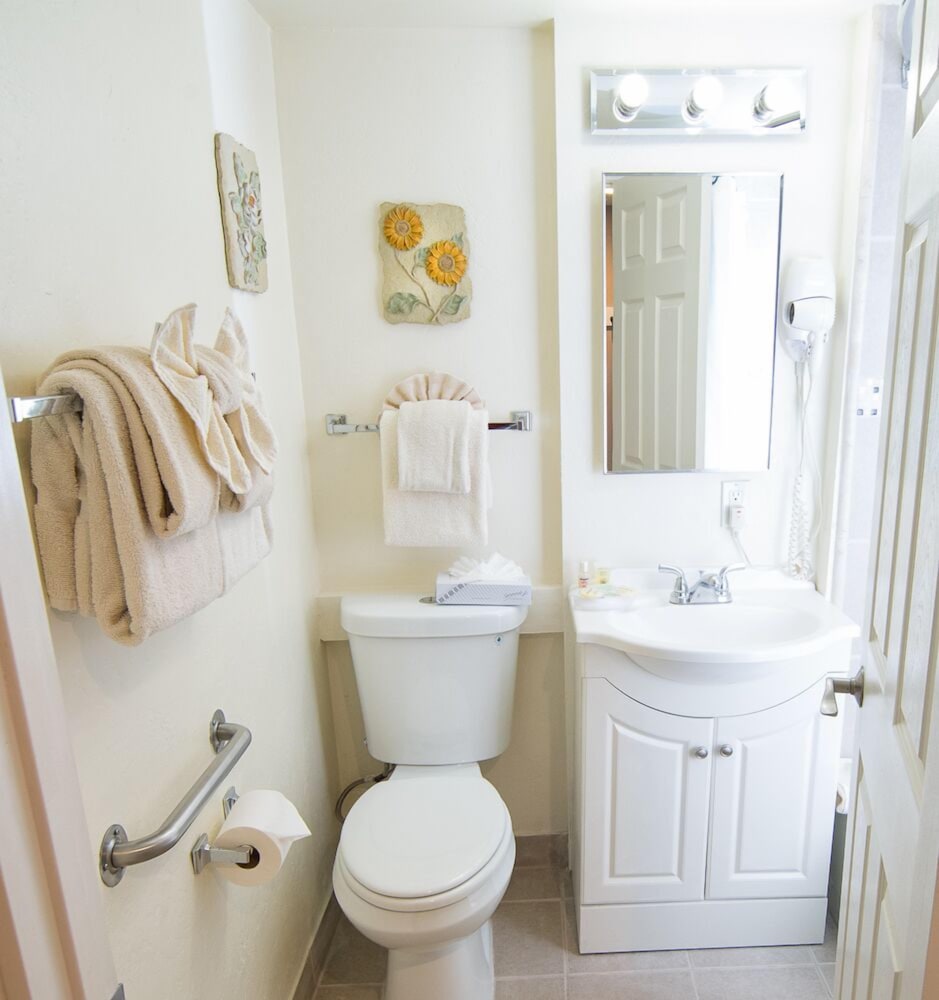 Lake Tahoe Vacations - Beachcomber Inn - Property Image 3