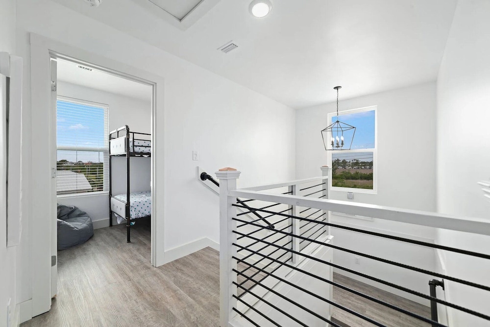 Pipedreams 333 W 4 Bedroom Home
