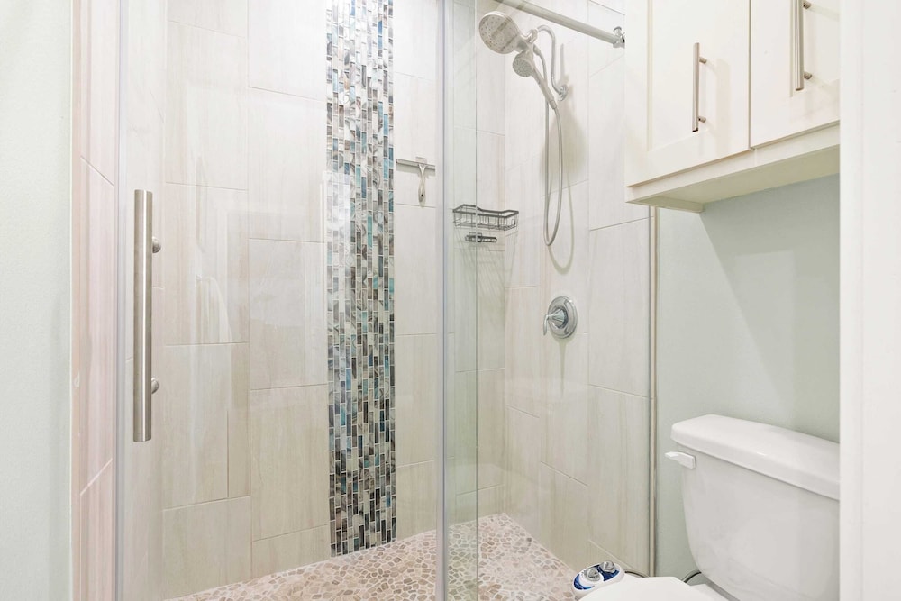 Laguna Sunrise Water Views, Private Pool + Minutes to Padre Island & Beaches