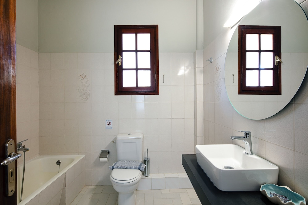 Anthos Apartments