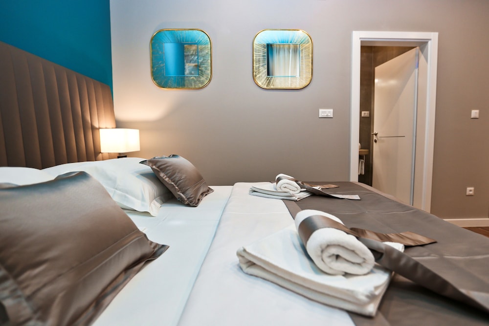 Riva Luxury Rooms