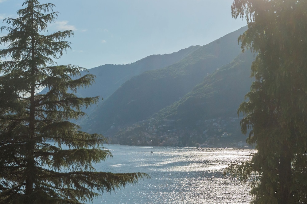 The Secret Lake View by Rent all Como