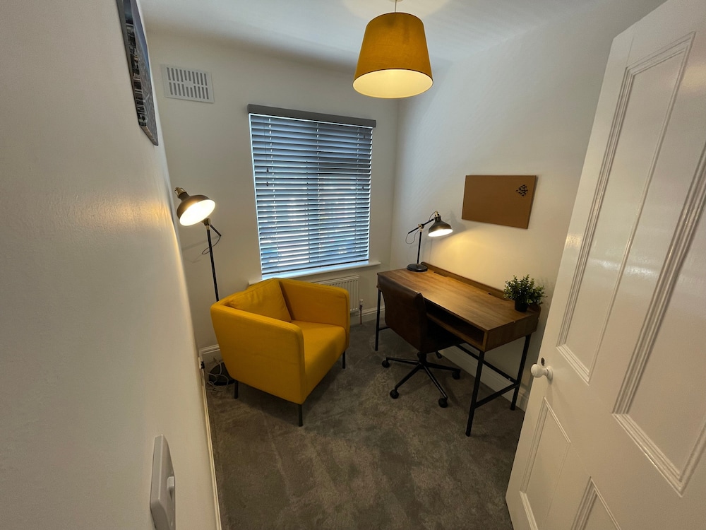 Cozy, Spacious 2Bd House In Historic Chapelfields