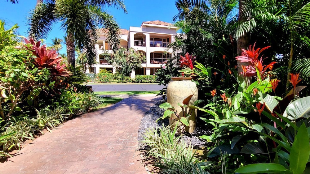 Newly Renovated - Gorgeous Condo & Location - Vrkcv
