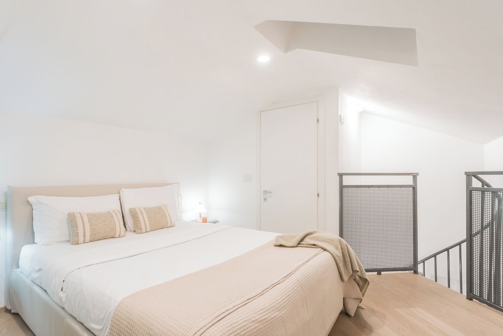 Borsieri Como Apartments with Parking by Rent all Como