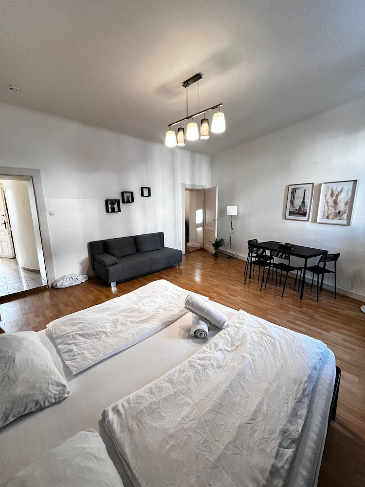 Cozy 2BR Apartment Near Schöpfwerk