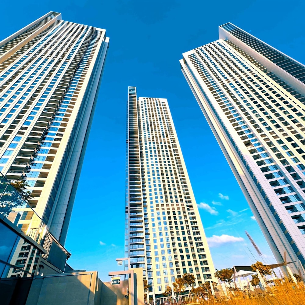 Regal 3BR Maid w Burj Khalifa View Balcony