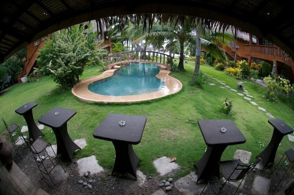 Hoyohoy Villas