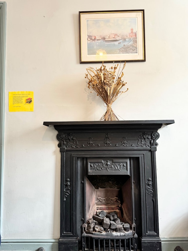 Old Locksmith Cottage Sleeps 6 - Pets Welcome