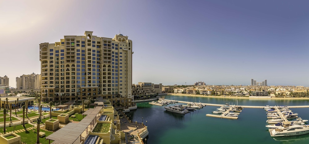 Maison Privee - Exclusive Apt with Seafront Views over Palm Jumeirah