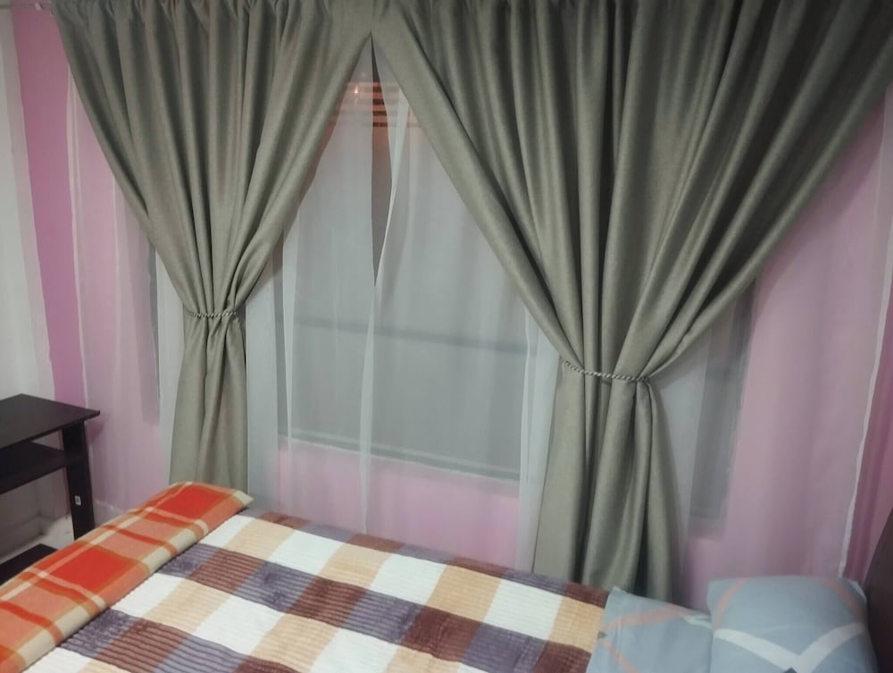 Room-serene Oasis in Pasto Cozy Guest Ro