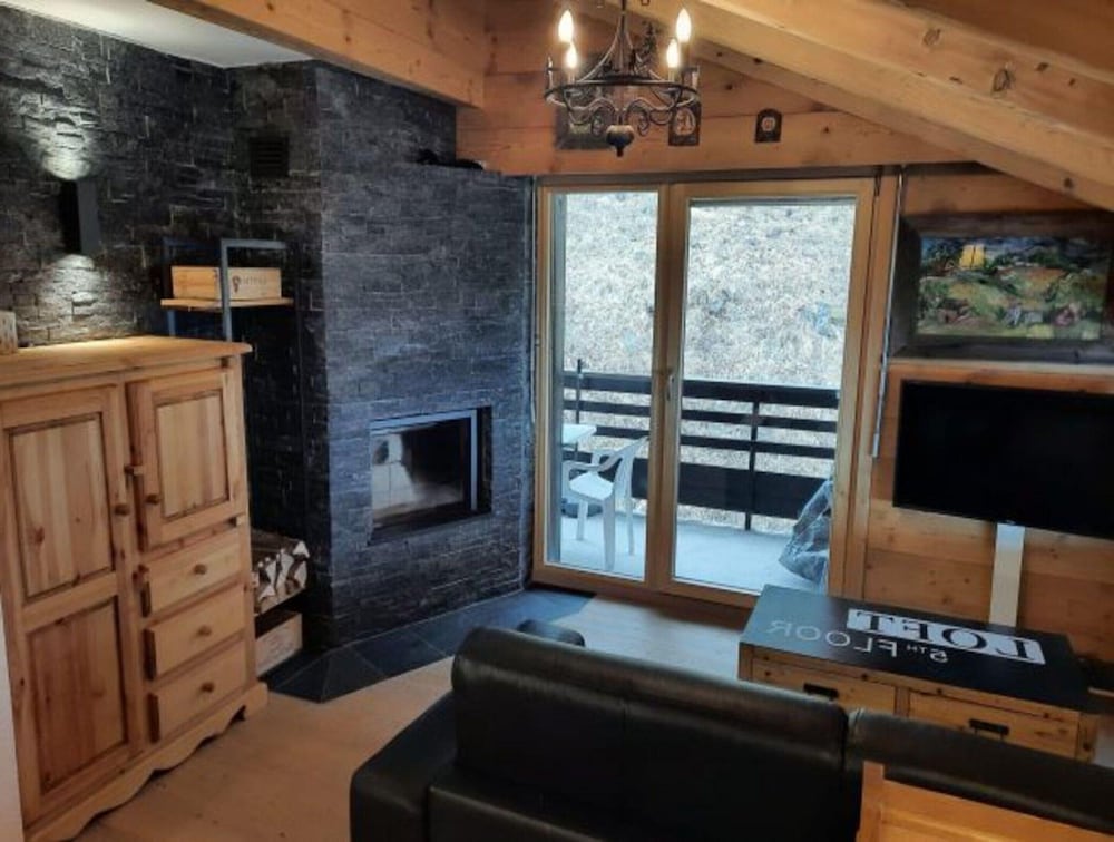 Cozy Apartment With Rhone Valley View
