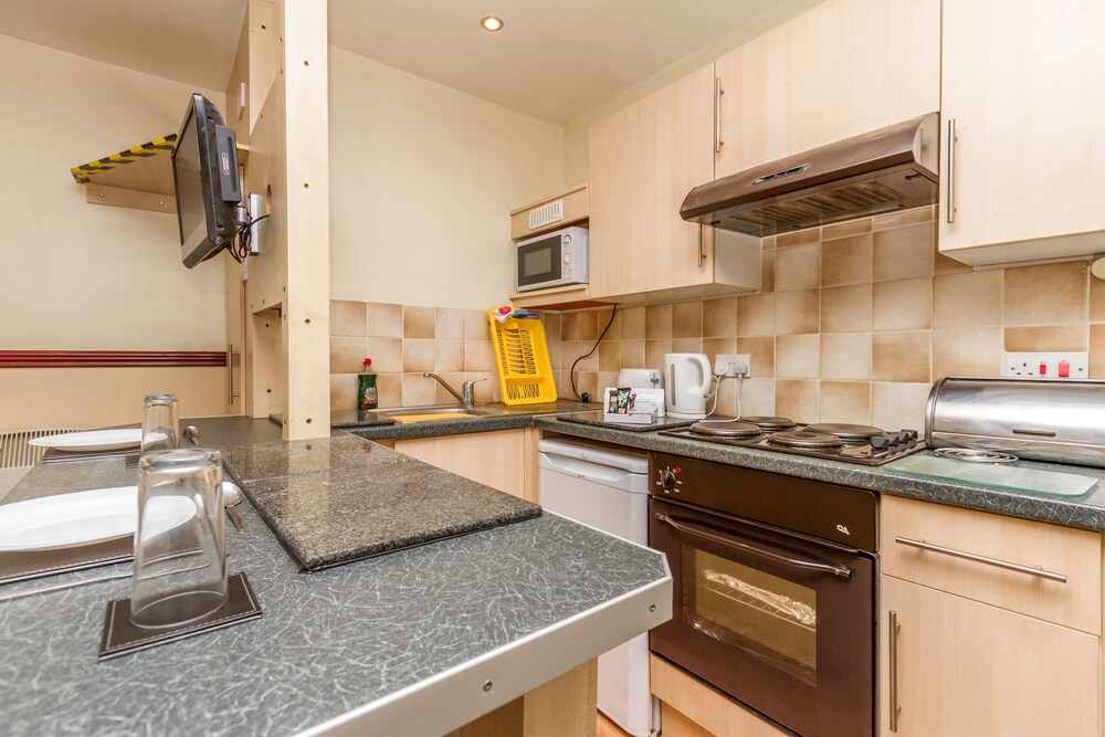 Lynton Apartments
