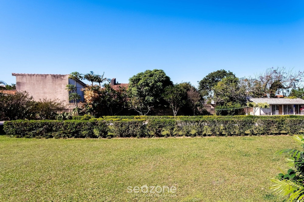 2 Bedroom Apart w/ Air 270m From the Beach Gps0102