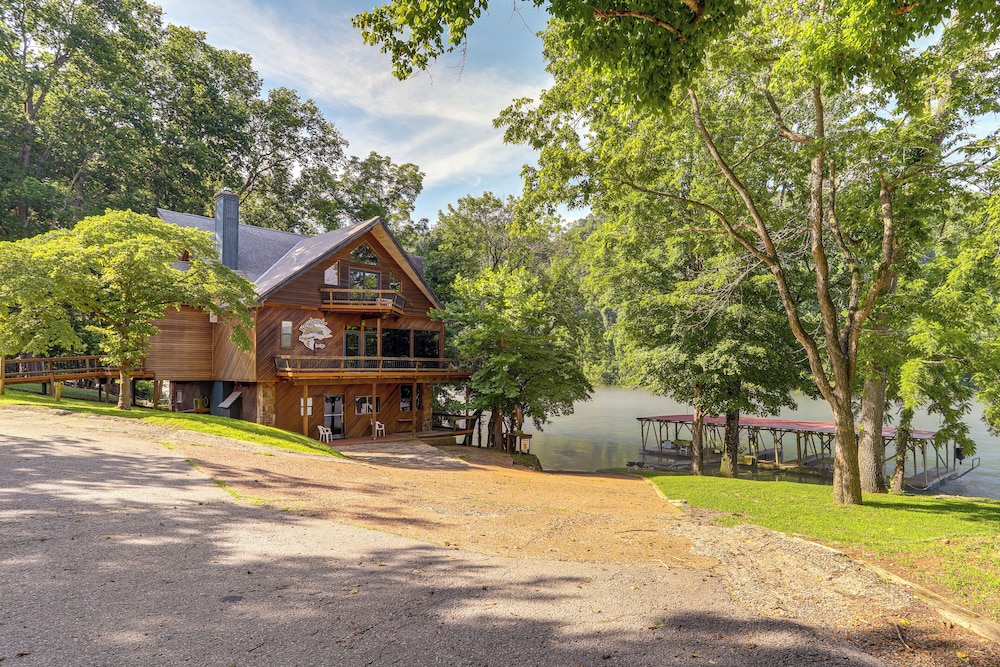 Steps to White River: Cabin Retreat w/ Dock Access