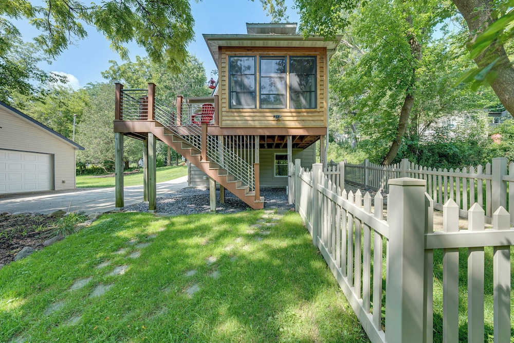 Lake Geneva Family Gem w/ Fenced Dog Run!