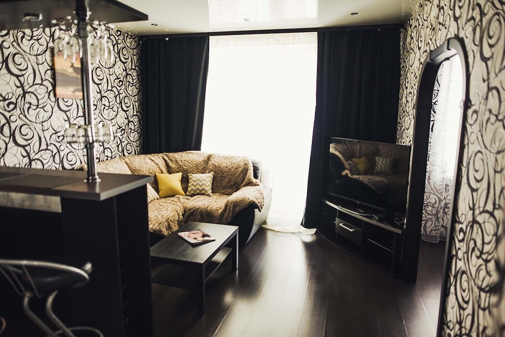 Apartment on Kuznetskstroevskiy 9 view 3