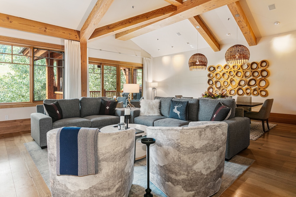 Grand Lodge - Four Bedroom #502 - Ski-in/ski-out 4 Condo