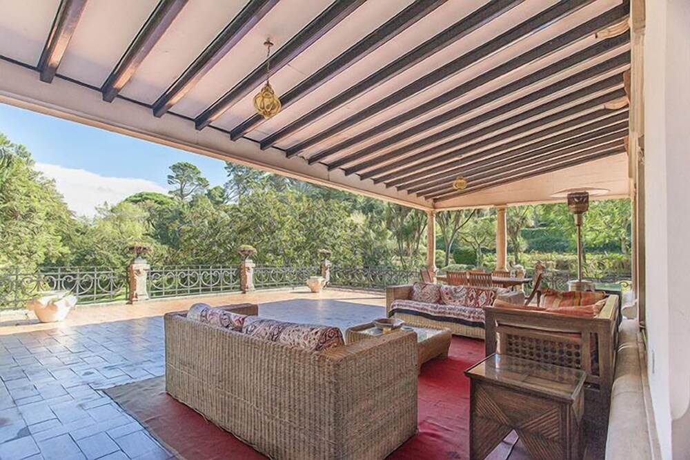 The Romantic Suites & Garden Guest House - Adults Only