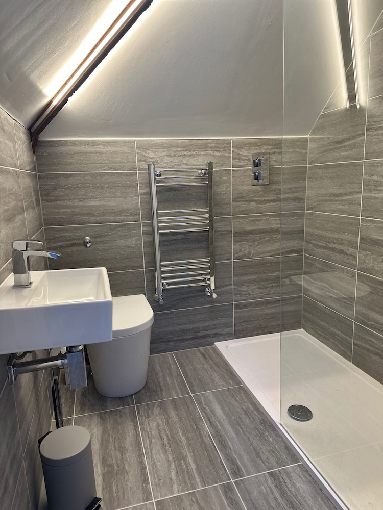 Stylish, Contemporary Home in Earl Shilton