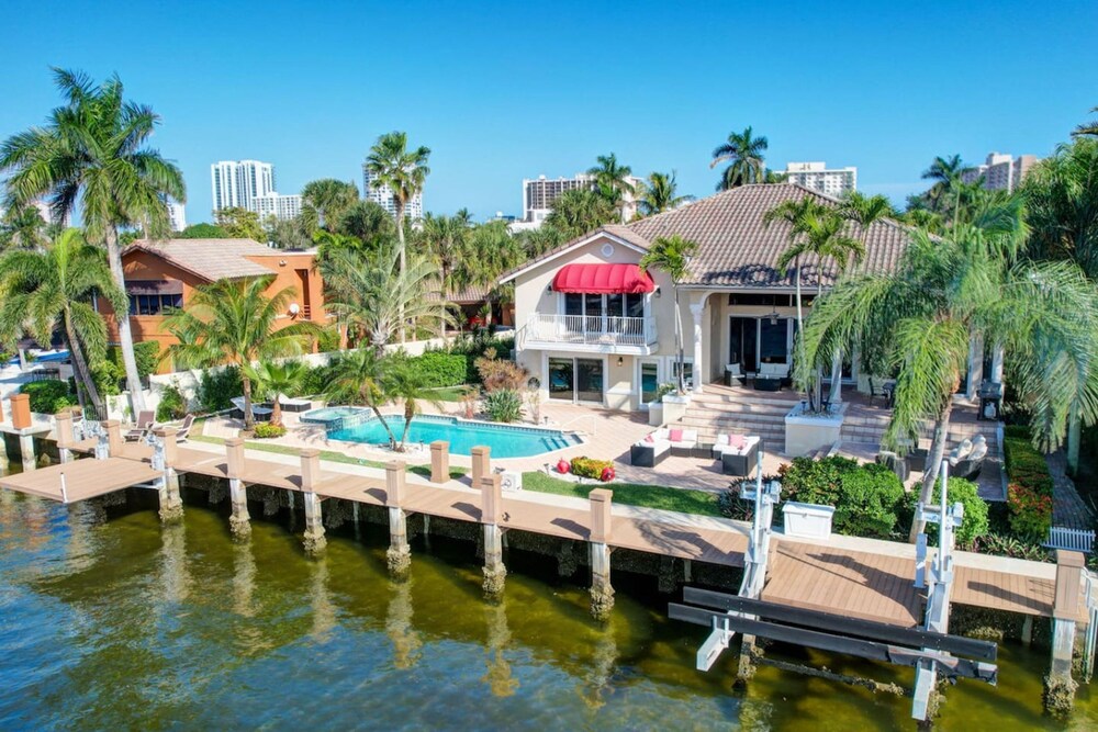 Serenity Villa Water Front