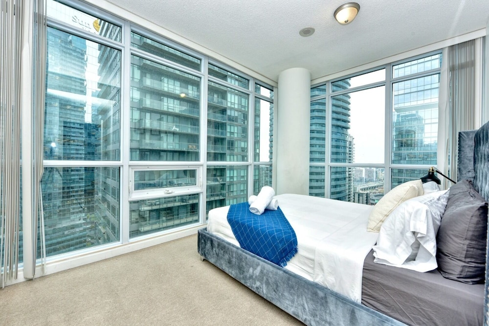 The Bay Suites Scotia Bank Arena - Image 4