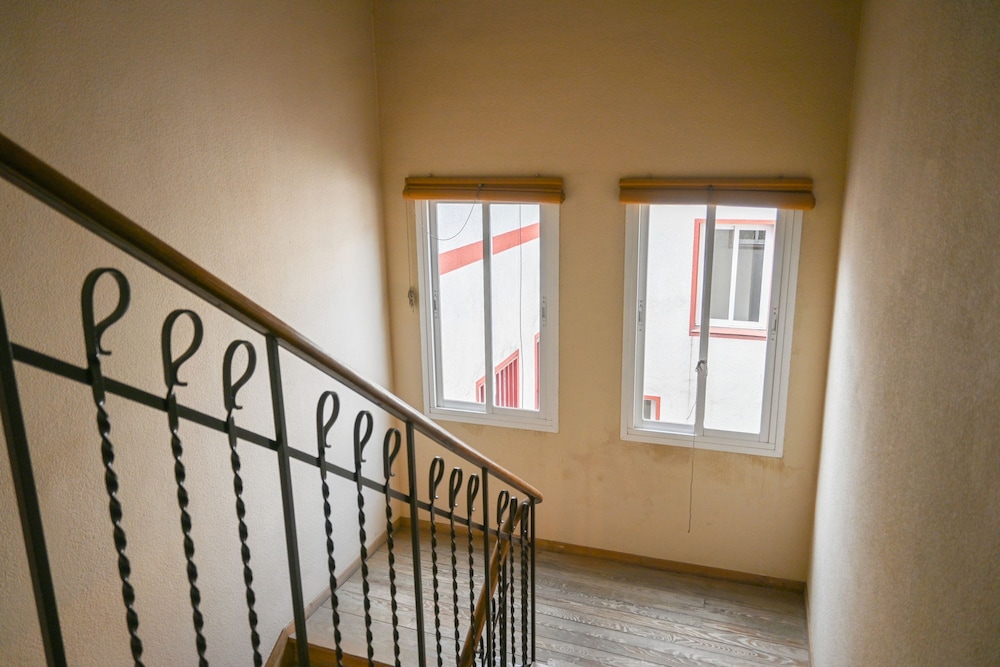 M Sen1692 Amplio Apartamento con Balc n en Calle