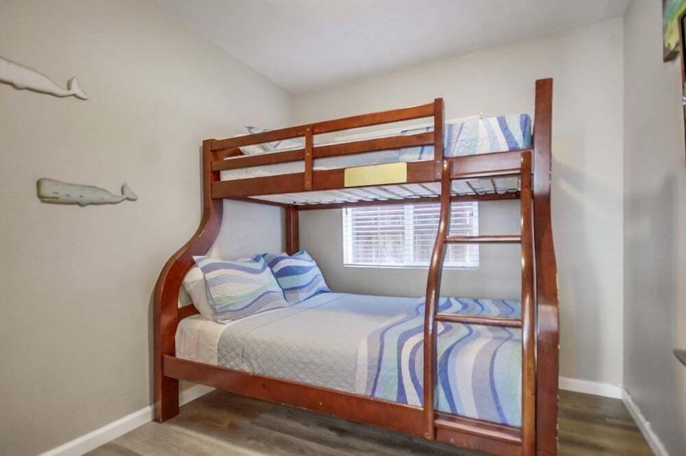 Cozy Kingston 1