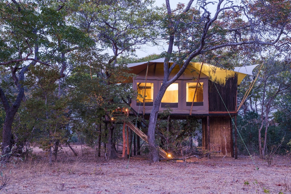 Mukambi Fig Tree Bush Camp – All Inclusive