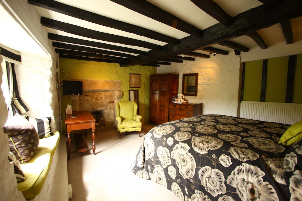 The Oxenham Arms